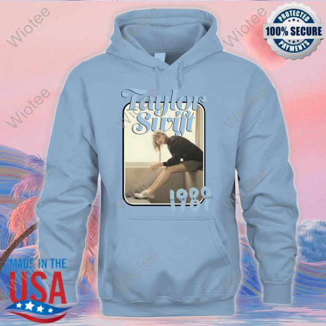 Taylor Swift Merch From The Vault Green 1989 Taylor's Version Photo T-Shirt