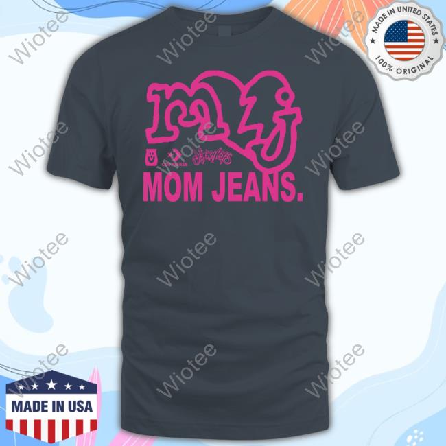 Mom Jeans Yellow Logo Shirt