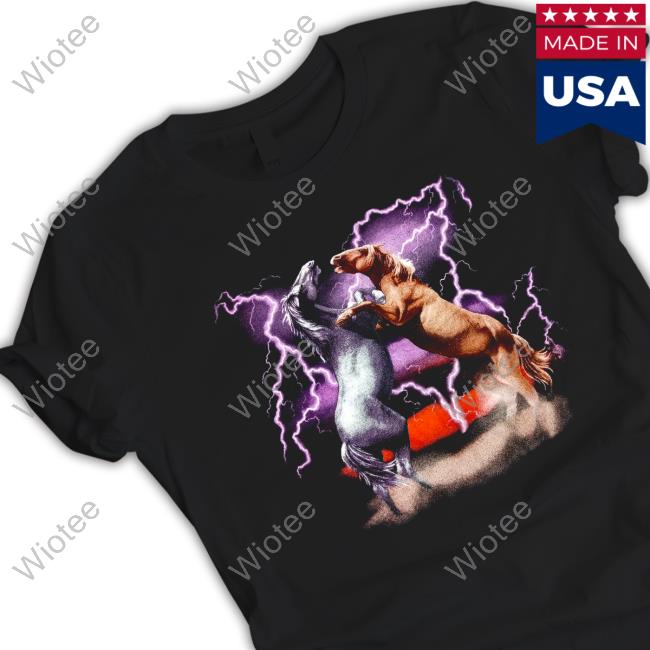 Closeup of Salem’s | 1993 Horses Thunder & Lightning Graphic Short Sleeve Tee Closeup of Salem’s | 1993 Horses Thunder & Lightning Graphic Shirt New